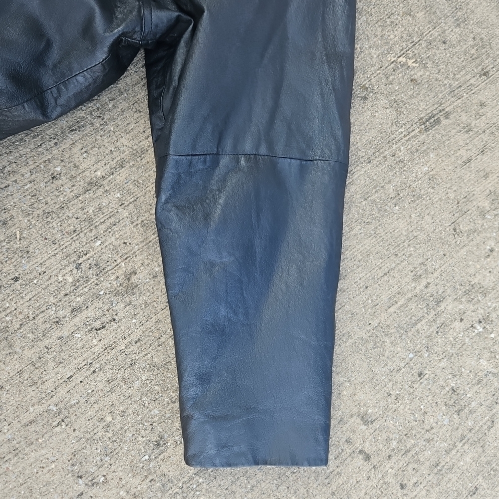 G III Women's Black Leather Jacket - Picture 14 of 16